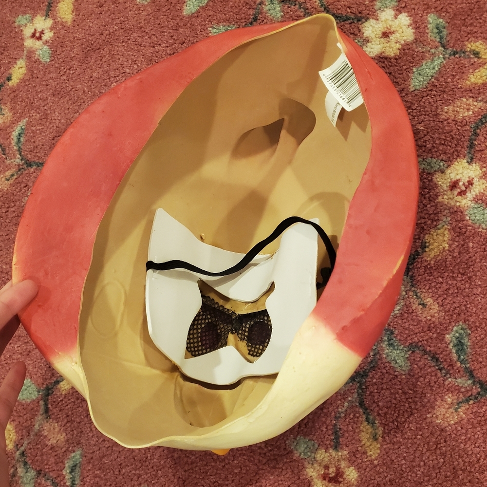 Angry Bird Mask - Picture 3 of 3